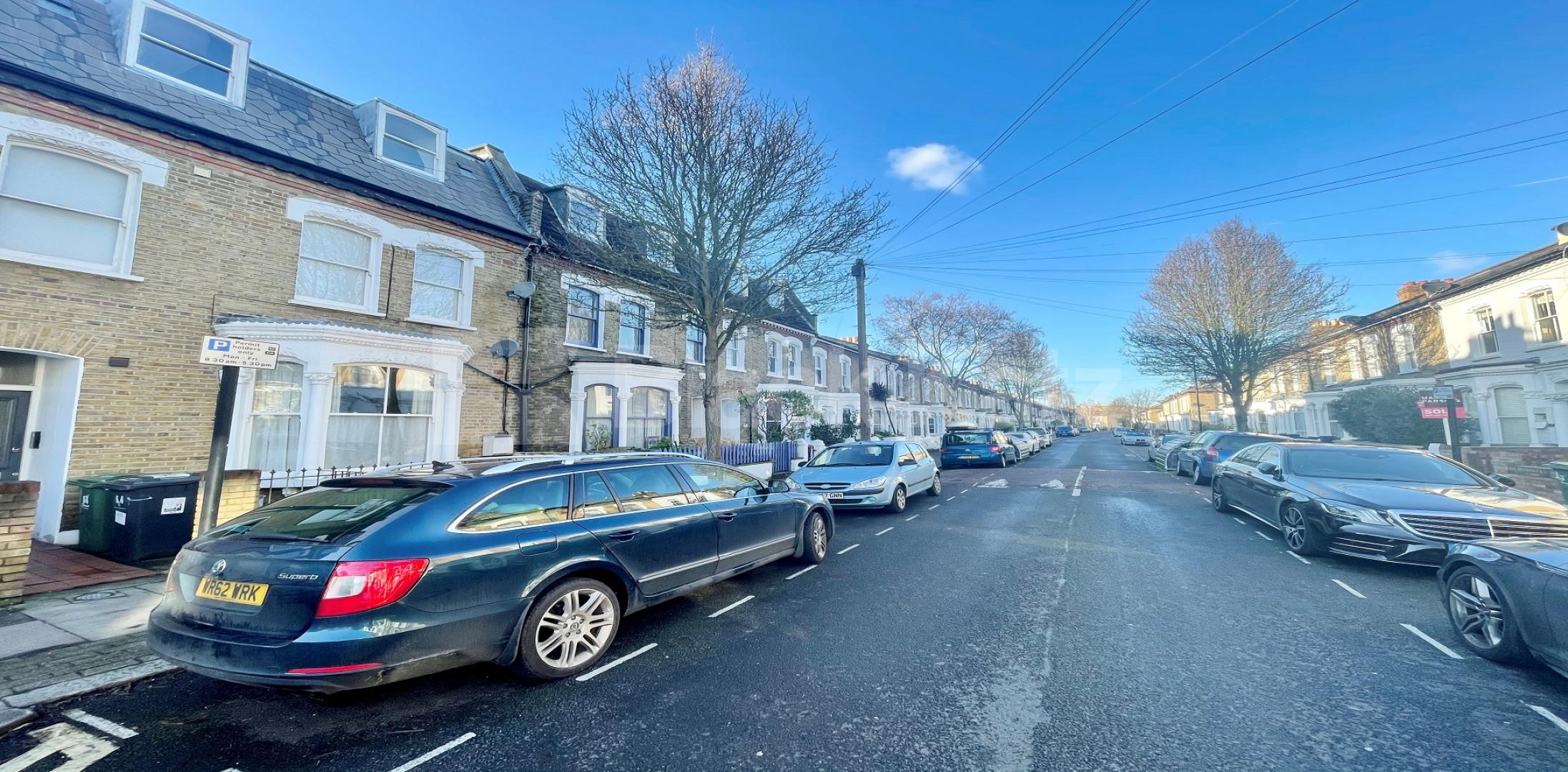 			LET , 3 Bedroom, 1 bath, 1 reception Apartment			 Rattray Road, Brixton